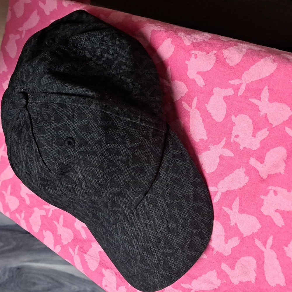 BASEBALL STYLE HAT